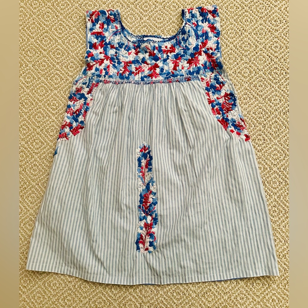 Mi Golodrina Floral Embroidered Sleeveless top